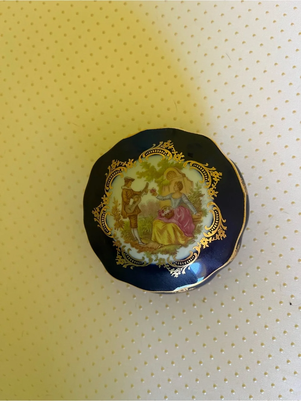 Limoges Vintage Castel 22kt Trinket Box with Gold Gilt and Romantic Scene